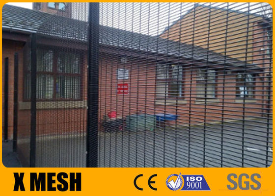 o pó de 76.2x12.7 milímetro 3D revestiu a anti escalada 358 Mesh Fencing For Railway Station